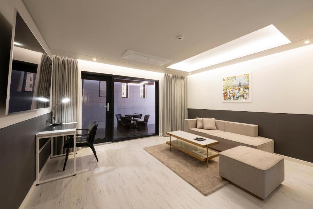 Hound Hotel Yeonsan Puszan Kültér fotó