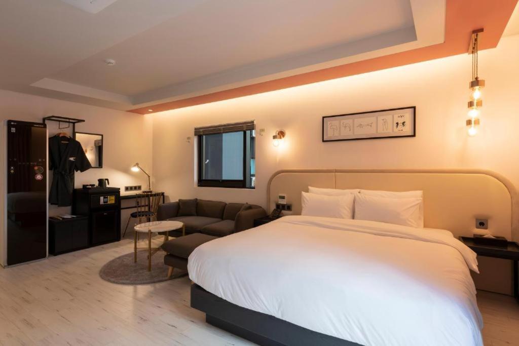 Hound Hotel Yeonsan Puszan Kültér fotó