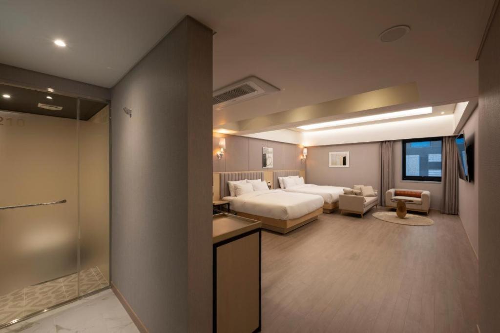 Hound Hotel Yeonsan Puszan Kültér fotó