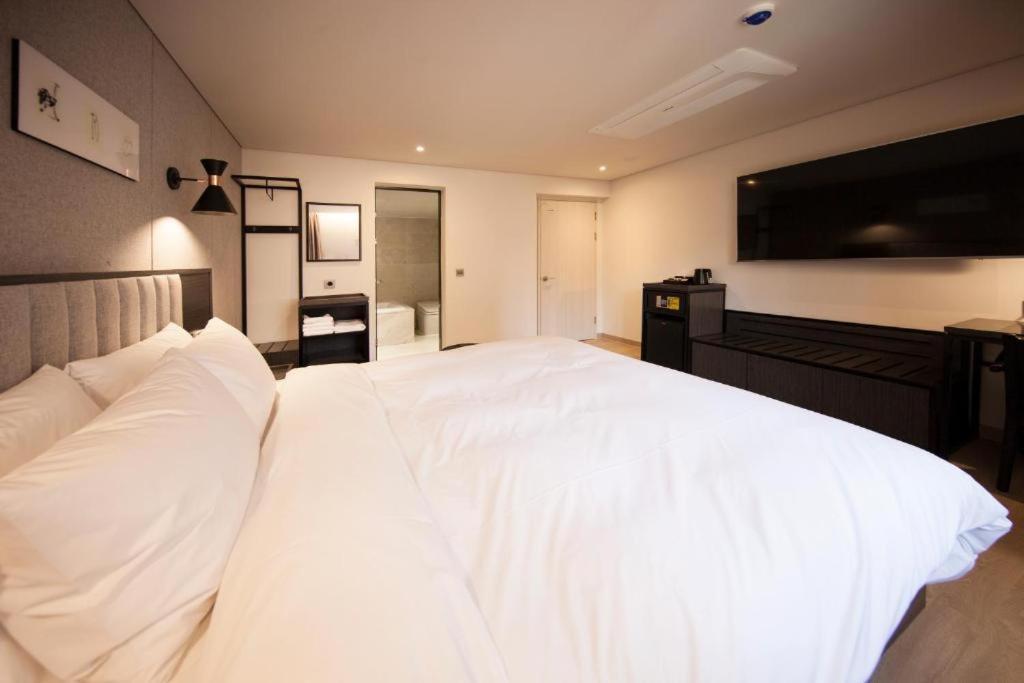 Hound Hotel Yeonsan Puszan Kültér fotó