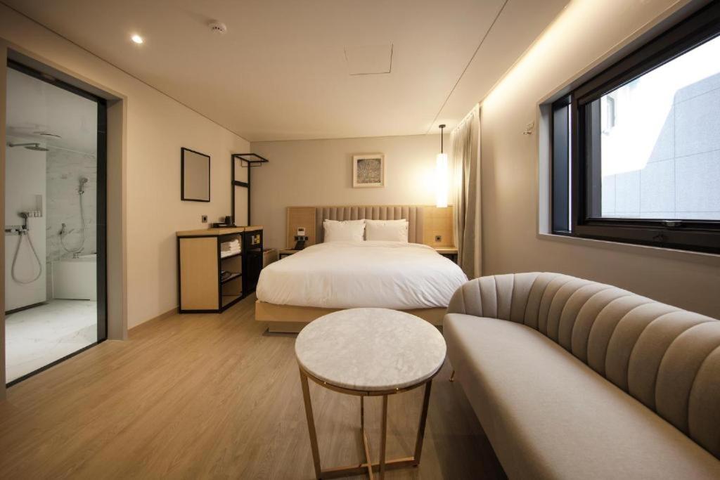 Hound Hotel Yeonsan Puszan Kültér fotó